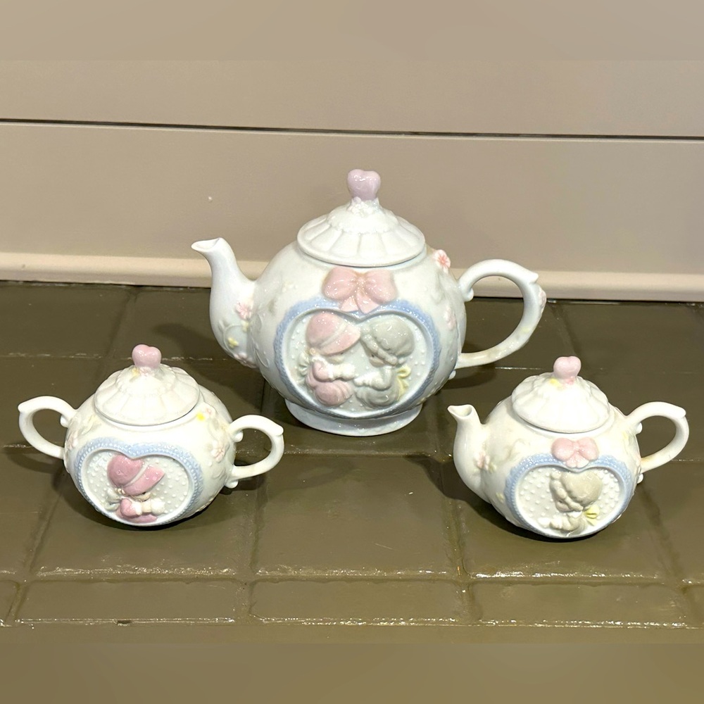 Precious Moments Tea Pot, Cream, and Sugar Set 1993 Vintage Enesco